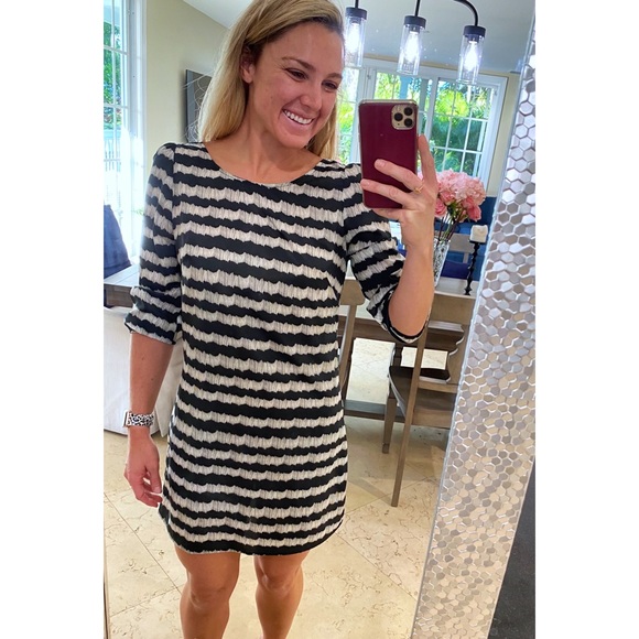 spare Dresses & Skirts - Spare Brand Black and White 3/4 sleeve dress